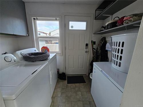 2813 12Th Ave, Port Alberni, BC - Indoor Photo Showing Laundry Room