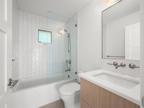 1478 Wilkinson Rd, Comox, BC - Indoor Photo Showing Bathroom
