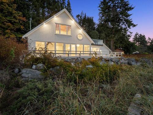 1478 Wilkinson Rd, Comox, BC - Outdoor With Deck Patio Veranda