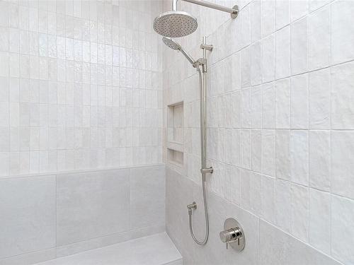 3480 Goodrich Rd, Nanoose Bay, BC - Indoor Photo Showing Bathroom
