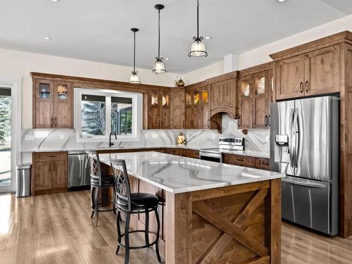 1550 Williams Cres, Merritt, BC - Indoor Photo Showing Kitchen With Upgraded Kitchen