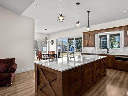 1550 Williams Cres, Merritt, BC - Indoor Photo Showing Kitchen With Upgraded Kitchen