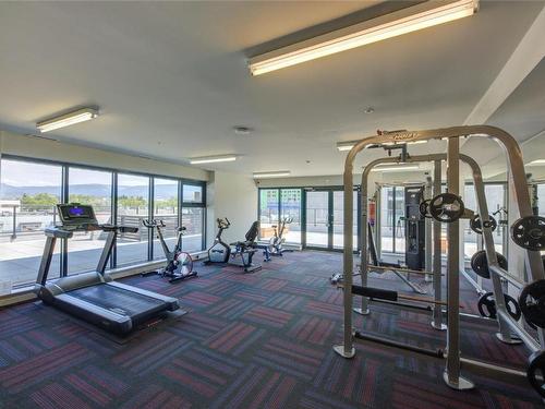 406-485 Groves Avenue, Kelowna, BC - Indoor Photo Showing Gym Room