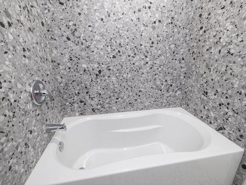 Bathroom - 35Z Rue Barnett, Dollard-Des-Ormeaux, QC 