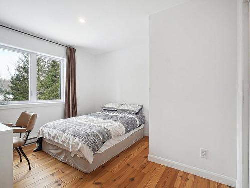Chambre Ã Â coucher - 126 Rue Du Lac-Piché, Sainte-Marguerite-Du-Lac-Masson, QC - Indoor Photo Showing Bedroom