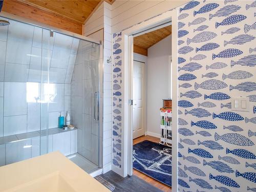 38227 Schooner Way, Pender Island, BC - Indoor Photo Showing Bathroom