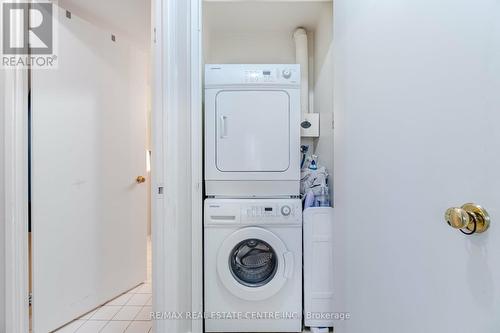 #405 -26 Hanover Rd, Brampton, ON - Indoor Photo Showing Laundry Room