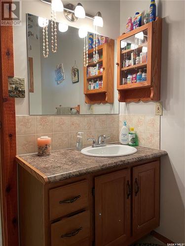 97 Lakeshore Place, Tobin Lake, SK - Indoor Photo Showing Bathroom