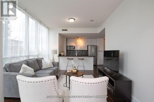 1712 - 223 Webb Drive, Mississauga, ON - Indoor Photo Showing Living Room