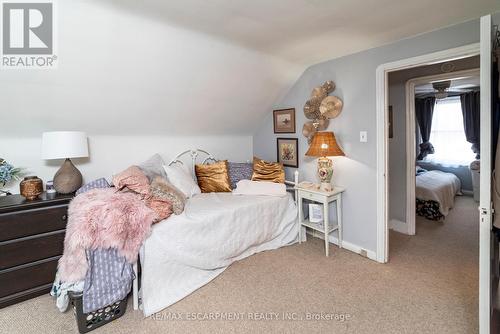 29 Uplands Ave, Hamilton, ON - Indoor Photo Showing Bedroom