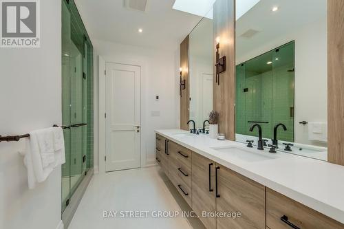 266 Weighton Drive, Oakville, ON - Indoor Photo Showing Bathroom