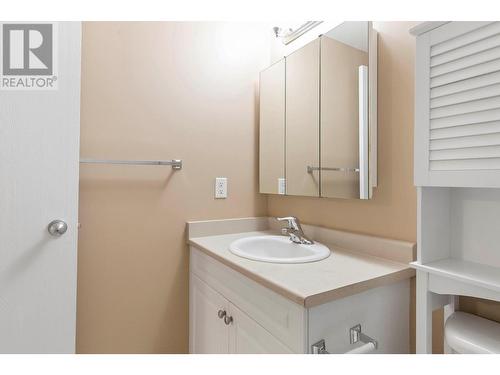 435 Franklyn Road Unit# 202, Kelowna, BC - Indoor Photo Showing Bathroom