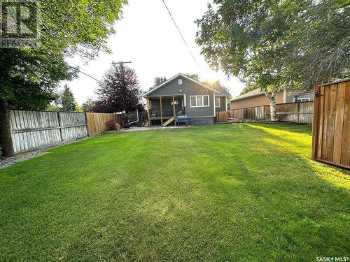 393 5Th Avenue Se, Swift Current, SK - Outdoor With Deck Patio Veranda With Backyard