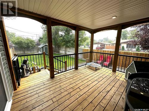 393 5Th Avenue Se, Swift Current, SK - Outdoor With Deck Patio Veranda With Exterior