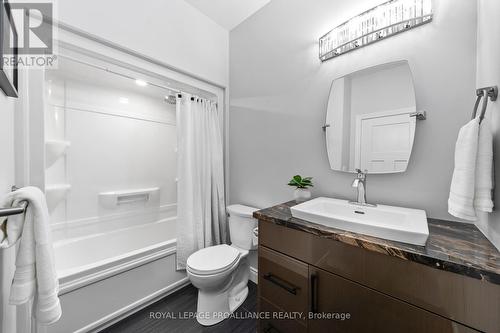 39 Deacon Pl, Belleville, ON - Indoor Photo Showing Bathroom