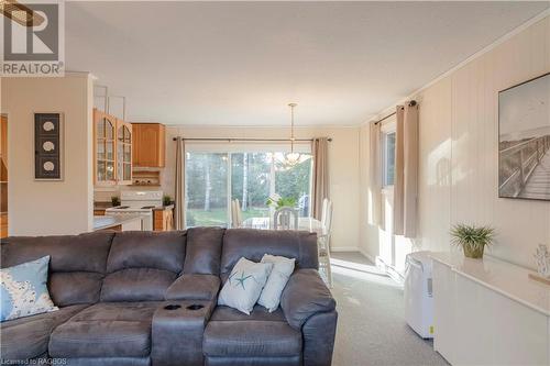 122 St. Edmunds Crescent, Sauble Beach, ON - Indoor Photo Showing Living Room