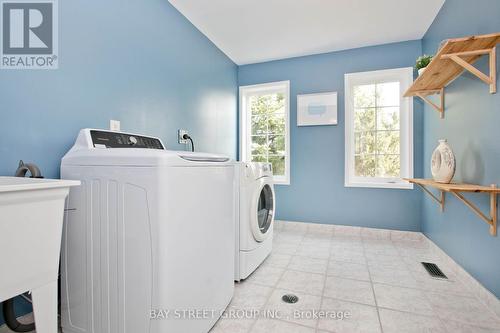 1 Apollo Dr, Richmond Hill, ON - Indoor Photo Showing Laundry Room