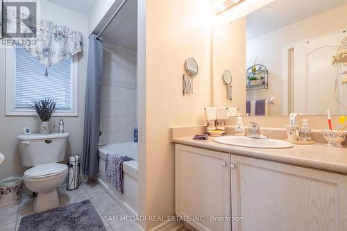 7 Millhouse Mews, Brampton, ON - Indoor Photo Showing Bathroom