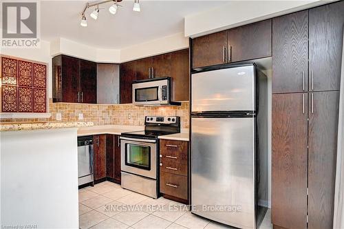 170 Chase Cres, Cambridge, ON - Indoor Photo Showing Kitchen With Stainless Steel Kitchen