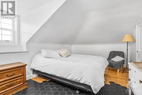 52 Wharf Street, L'Orignal, ON - Indoor Photo Showing Bedroom