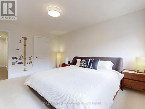 32 Kenneth Wood Cres, Toronto, ON - Indoor Photo Showing Bedroom