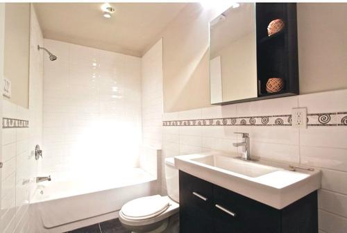 Salle de bains - 2203 Rue Florian, Montréal (Ville-Marie), QC - Indoor Photo Showing Bathroom