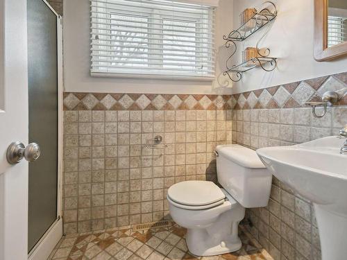 Ensuite bathroom - 114 Av. Astoria, Pointe-Claire, QC - Indoor Photo Showing Bathroom