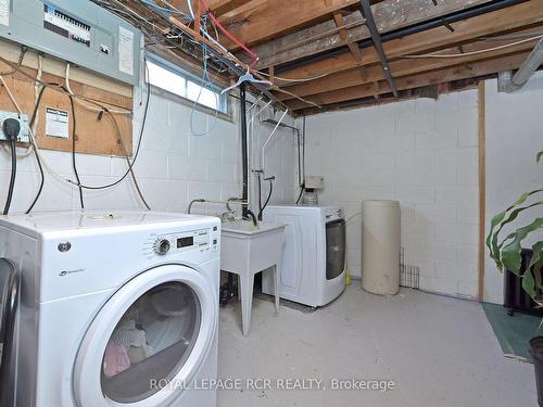218 Elizabeth St, Orangeville, ON - Indoor Photo Showing Laundry Room