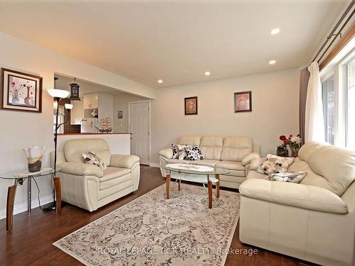218 Elizabeth St, Orangeville, ON - Indoor Photo Showing Living Room