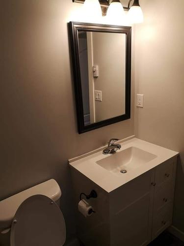 291 Angela Avenue, Princeton, BC - Indoor Photo Showing Bathroom