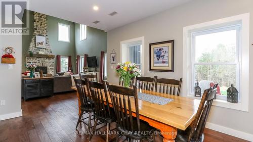 2388 Mcdonald Road, Springwater, ON - Indoor Photo Showing Dining Room