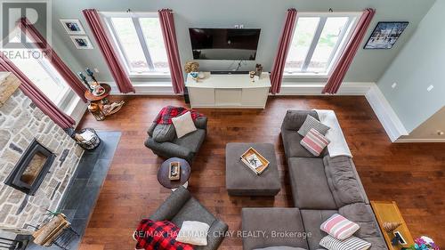 2388 Mcdonald Rd, Springwater, ON - Indoor Photo Showing Living Room