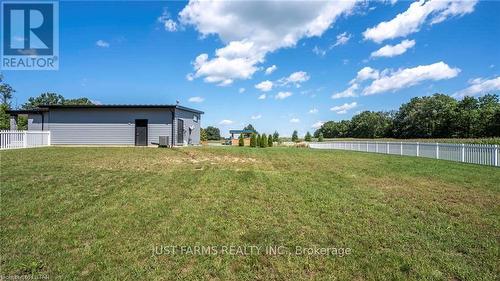 8037 Walkers Drive, Strathroy-Caradoc, ON - Outdoor