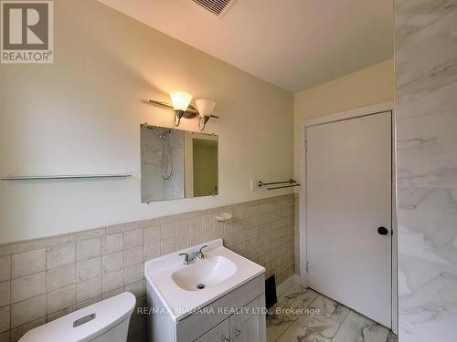 6476 Maranda St, Niagara Falls, ON - Indoor Photo Showing Bathroom