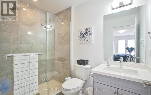 32 Bellhouse Avenue, Brantford, ON - Indoor Photo Showing Bathroom