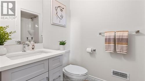 49 Callams Bay Crescent, Amherstburg, ON - Indoor Photo Showing Bathroom