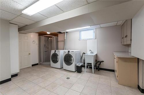 207 Montmorency Drive, Hamilton, ON - Indoor Photo Showing Laundry Room
