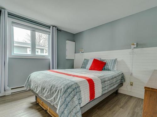 Chambre Ã  coucher principale - 709 Ch. Des Habitations-Des-Monts, Saint-Sauveur, QC - Indoor Photo Showing Bedroom