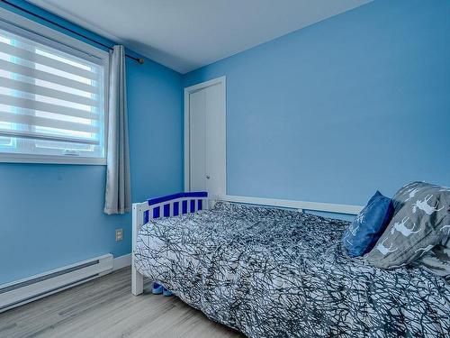 Chambre Ã Â coucher - 709 Ch. Des Habitations-Des-Monts, Saint-Sauveur, QC - Indoor Photo Showing Bedroom