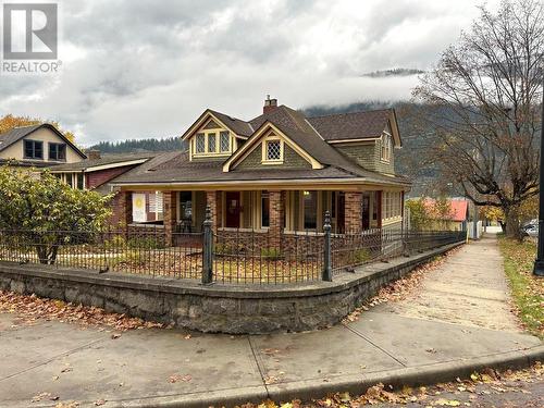 823 Baker  Street, Nelson, BC - Outdoor