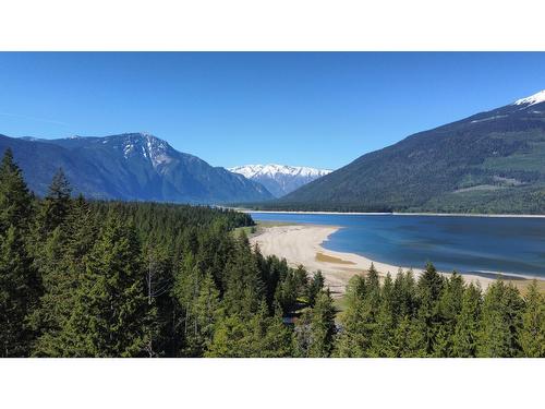 525 Bayview Road, Nakusp, BC - Outdoor With Body Of Water With View