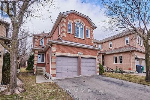 5498 Red Brush Drive, Mississauga, ON - Outdoor With Facade