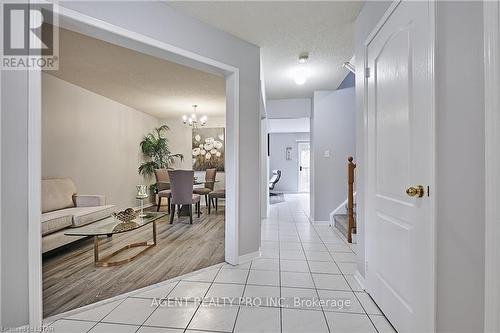 5498 Red Brush Drive, Mississauga, ON - Indoor Photo Showing Other Room