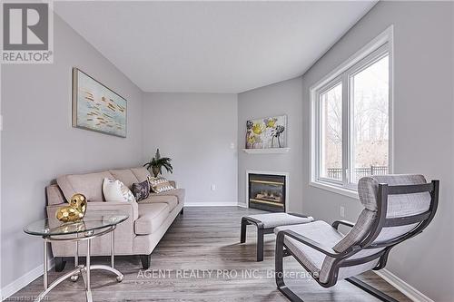 5498 Red Brush Drive, Mississauga, ON - Indoor Photo Showing Living Room With Fireplace