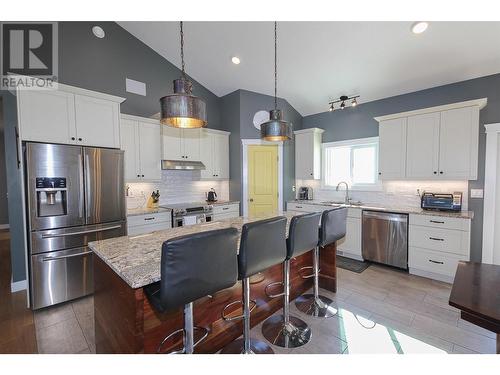 5543 97 Highway, Dawson Creek, BC - Indoor Photo Showing Kitchen With Upgraded Kitchen