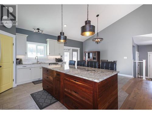 5543 97 Highway, Dawson Creek, BC - Indoor Photo Showing Kitchen