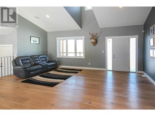 5543 97 Highway, Dawson Creek, BC - Indoor Photo Showing Living Room