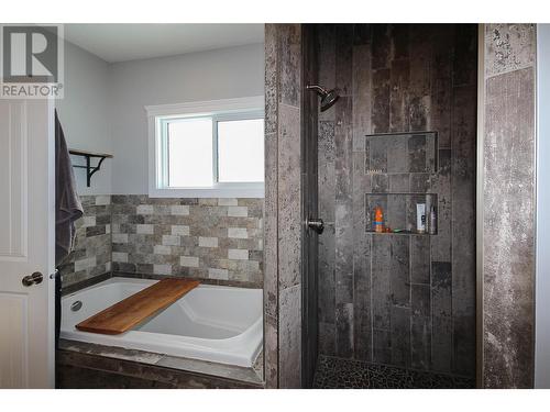 5543 97 Highway, Dawson Creek, BC - Indoor Photo Showing Bathroom