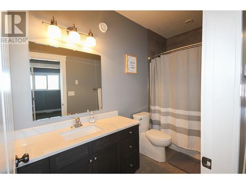 5543 97 Highway, Dawson Creek, BC - Indoor Photo Showing Bathroom