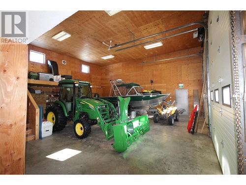 5543 97 Highway, Dawson Creek, BC - Indoor Photo Showing Garage